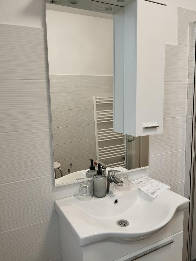 Daal Appartement Roč Buitenkant foto